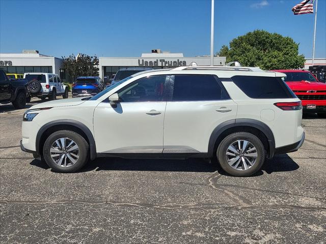 2023 Nissan Pathfinder SL FWD
