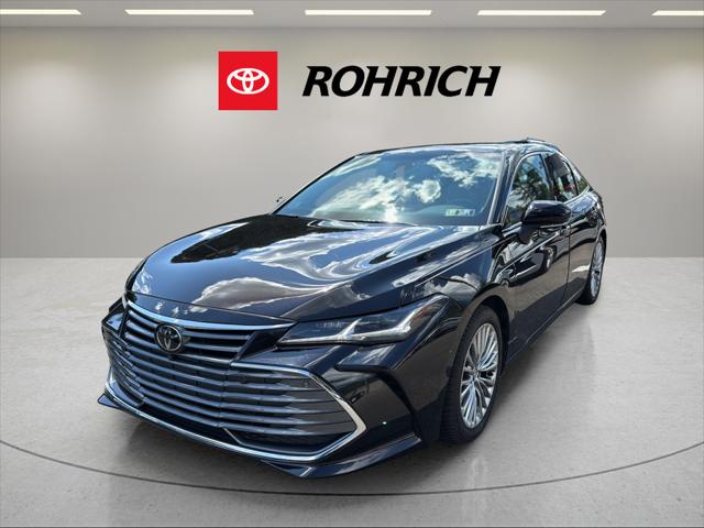 2020 Toyota Avalon Limited's photo