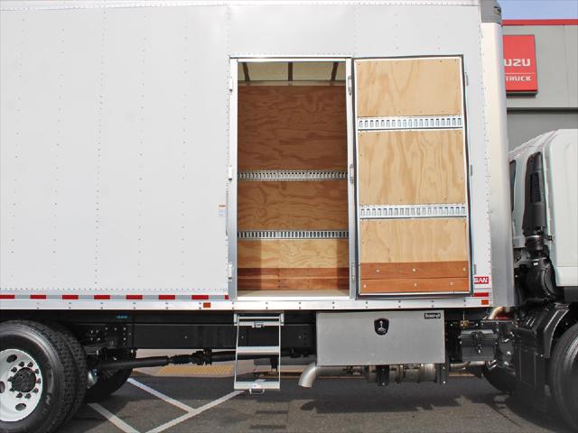 2025 Isuzu FTR Unknown