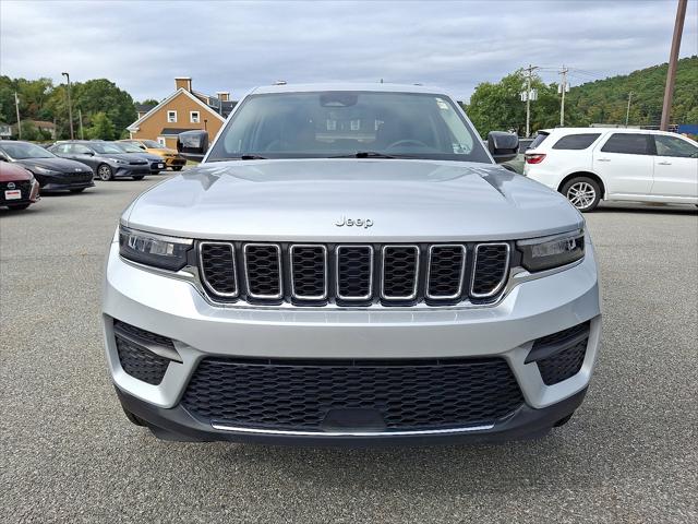 2023 Jeep Grand Cherokee Laredo 4x4