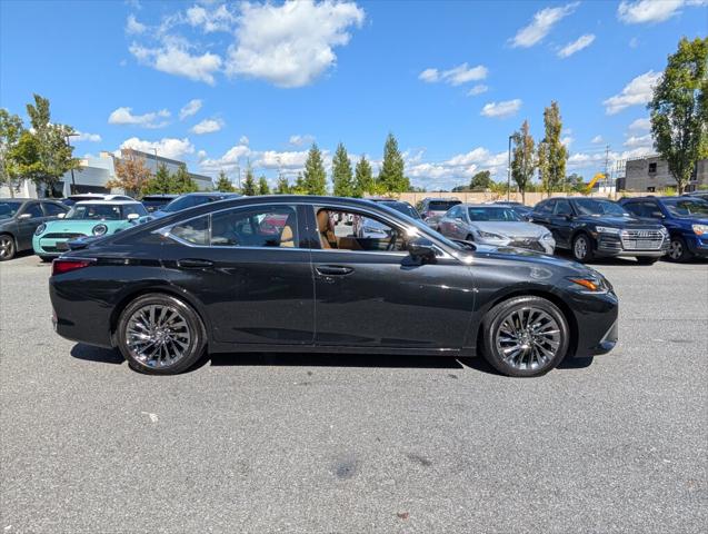 2025 Lexus ES 300h Ultra Luxury