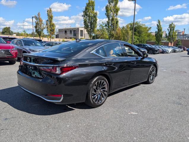 2025 Lexus ES 300h Ultra Luxury