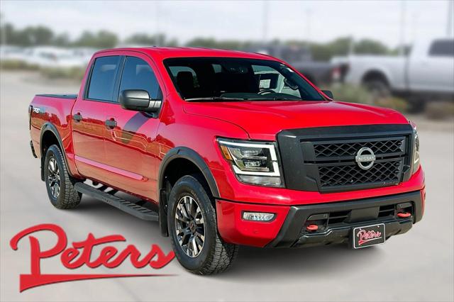 2022 Nissan TITAN Crew Cab PRO-4X 4x4 2022 Nissan TITAN Crew Cab PRO-4X 4x4