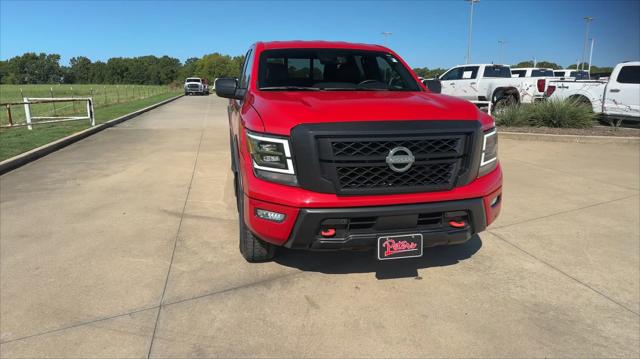 2022 Nissan TITAN Crew Cab PRO-4X 4x4 2022 Nissan TITAN Crew Cab PRO-4X 4x4