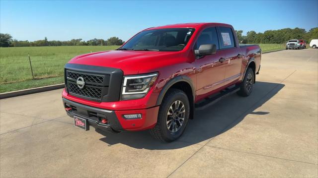 2022 Nissan TITAN Crew Cab PRO-4X 4x4 2022 Nissan TITAN Crew Cab PRO-4X 4x4