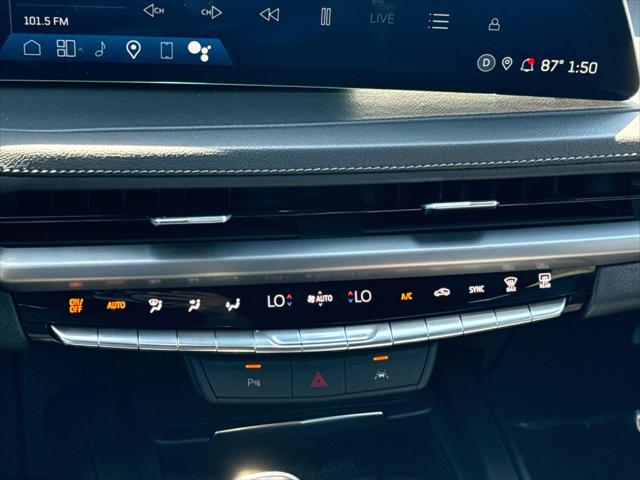 2024 Cadillac XT4 FWD Premium Luxury