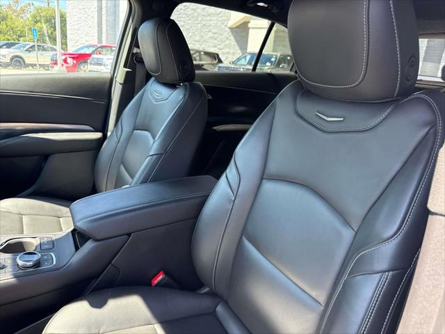 2024 Cadillac XT4 FWD Premium Luxury