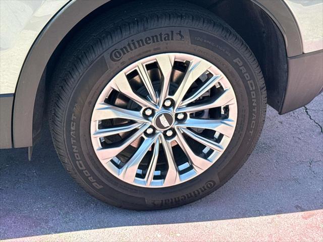 2024 Cadillac XT4 FWD Premium Luxury