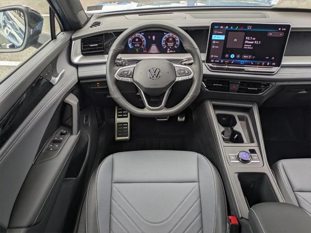 2025 Volkswagen Tiguan 2.0T SE R-Line Black