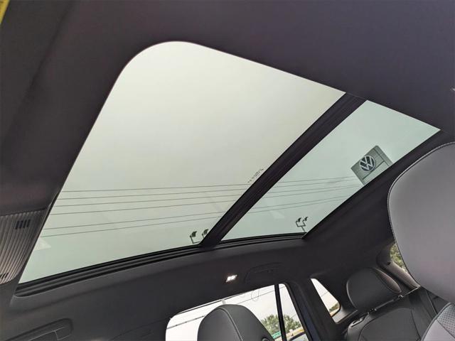 2025 Volkswagen Tiguan 2.0T SE R-Line Black