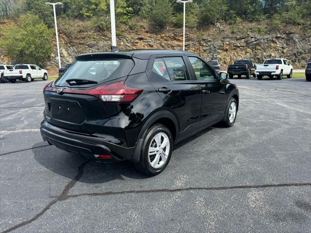 2025 Nissan Kicks S