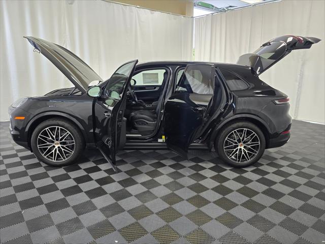 2025 Porsche Cayenne Unknown