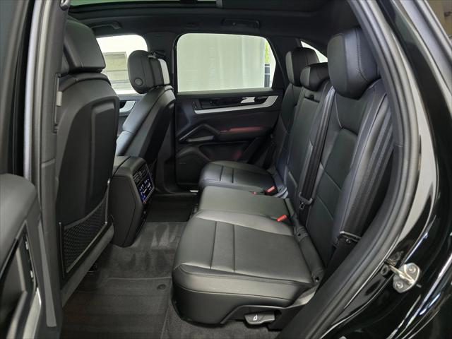 2025 Porsche Cayenne Unknown