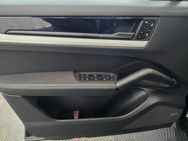 2025 Porsche Cayenne Unknown