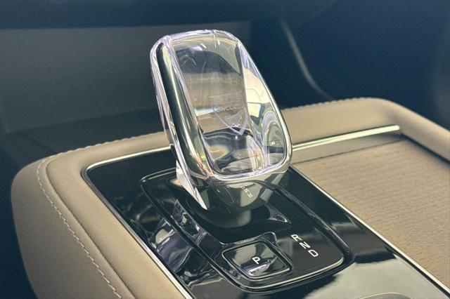 2026 Volvo XC90 Plus, B6 AWD Gas (mild hybrid), Gasoline, Bright, 7 Seats