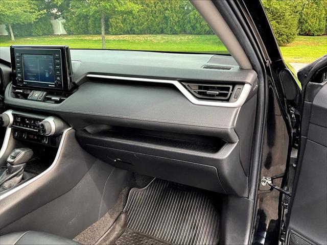 2022 Toyota RAV4 Hybrid XLE Premium