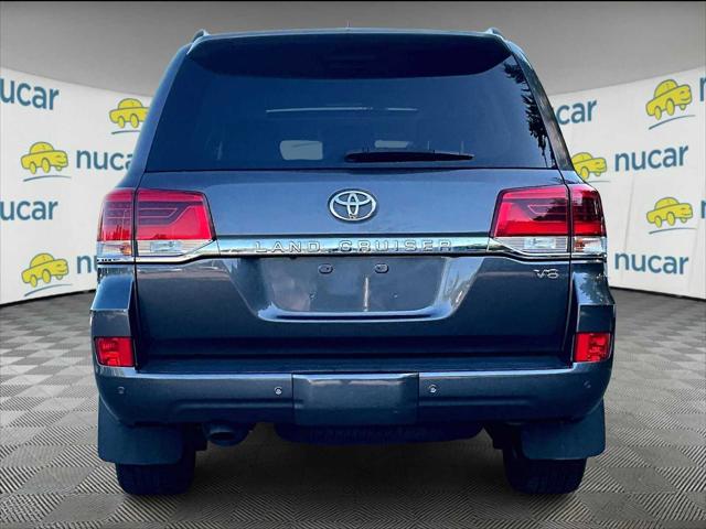 2018 Toyota Land Cruiser V8