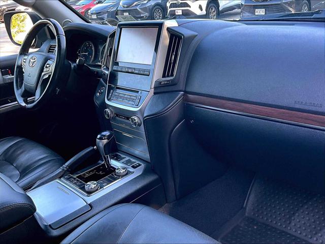 2018 Toyota Land Cruiser V8
