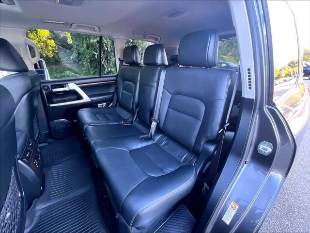 2018 Toyota Land Cruiser V8