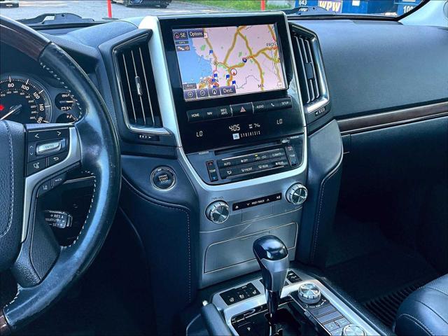 2018 Toyota Land Cruiser V8