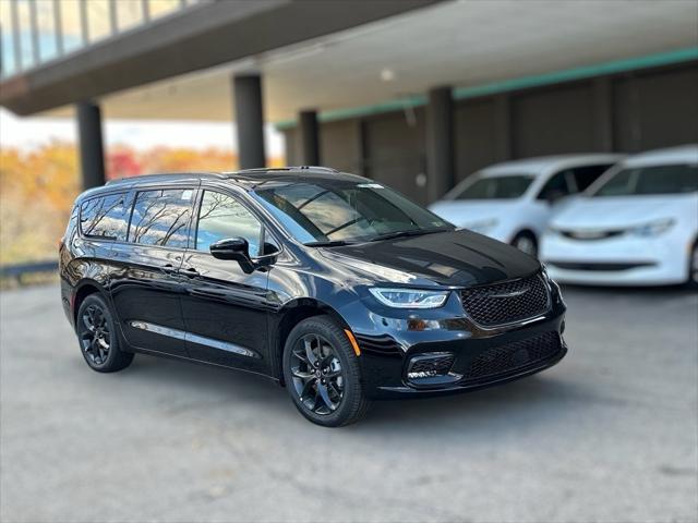 2026 Chrysler Pacifica PACIFICA LIMITED AWD