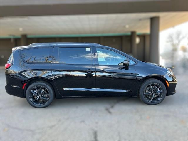 2026 Chrysler Pacifica PACIFICA LIMITED AWD