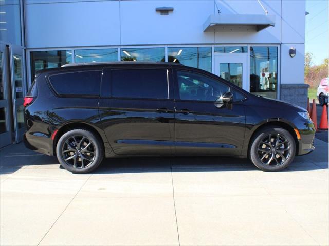 2026 Chrysler Pacifica PACIFICA LIMITED AWD