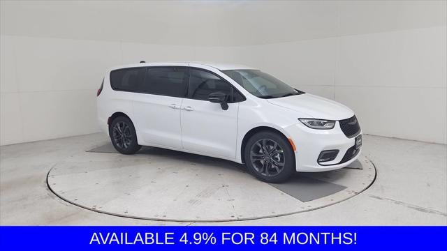 2026 Chrysler Pacifica PACIFICA SELECT