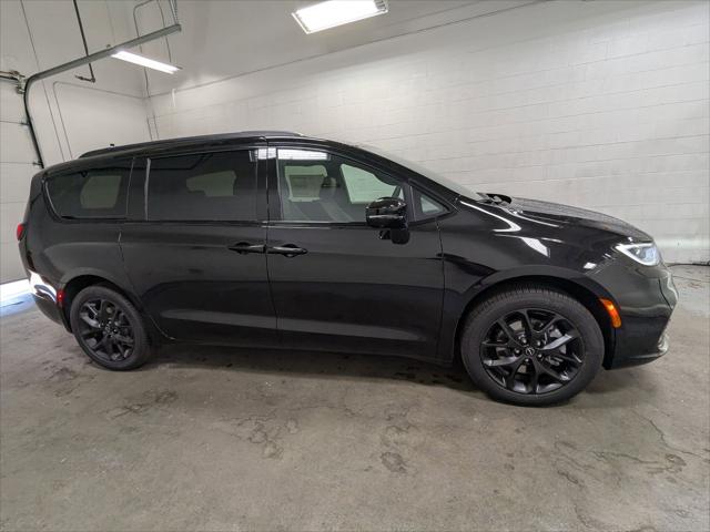2026 Chrysler Pacifica PACIFICA LIMITED AWD