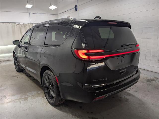 2026 Chrysler Pacifica Limited AWD