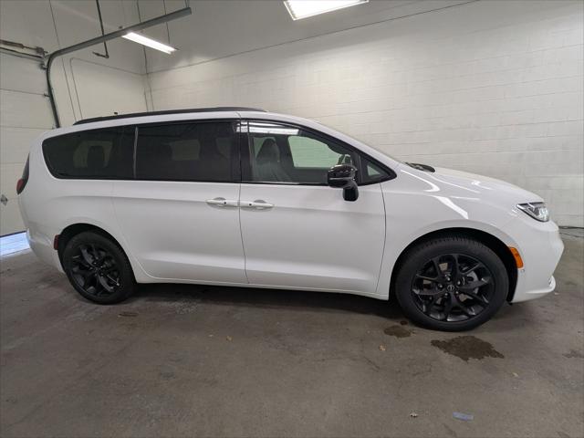 2026 Chrysler Pacifica PACIFICA LIMITED AWD