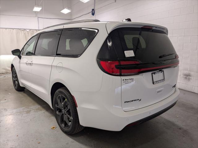 2026 Chrysler Pacifica Limited AWD