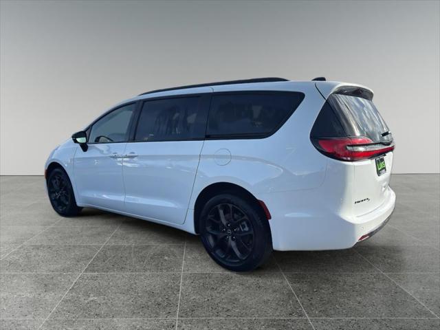 2026 Chrysler Pacifica PACIFICA SELECT AWD