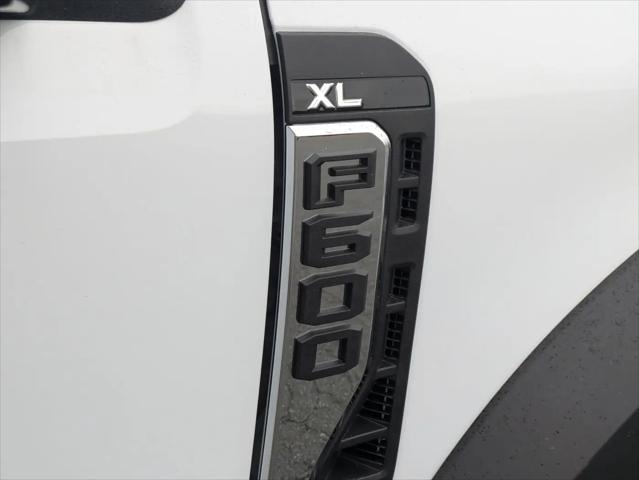 2025 Ford 600 XL