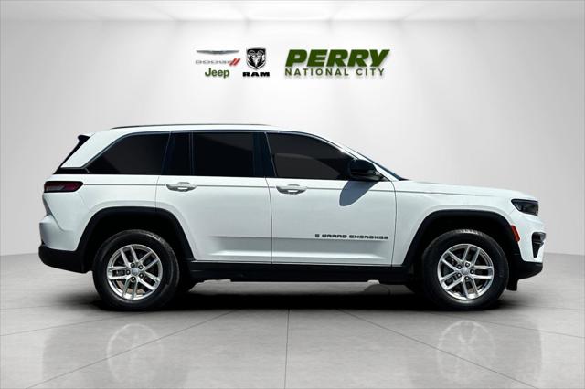 2023 Jeep Grand Cherokee Laredo 4x2