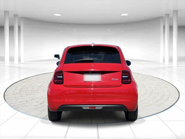 2024 Fiat 500e INSPI(RED) FWD