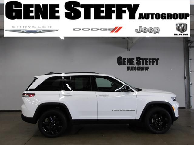 2022 Jeep Grand Cherokee Altitude 4x4 2022 Jeep Grand Cherokee Altitude 4x4
