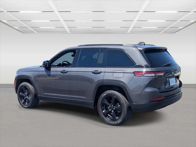 2023 Jeep Grand Cherokee Altitude 4x4 2023 Jeep Grand Cherokee Altitude 4x4