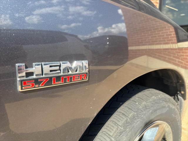 2016 RAM 1500 SLT