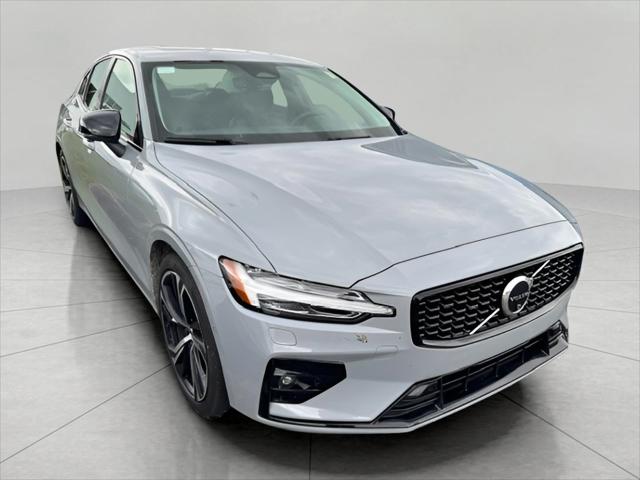 2025 Volvo S60 B5 Plus