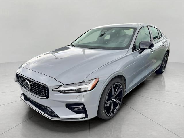 2025 Volvo S60 B5 Plus