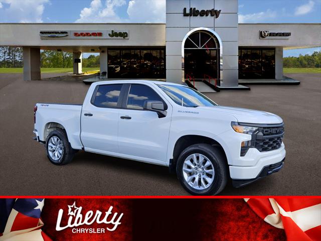 2023 Chevrolet Silverado 1500 4WD Crew Cab Short Bed Custom