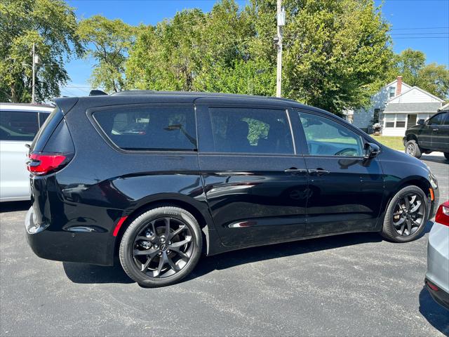 2024 Chrysler Pacifica Touring L 2024 Chrysler Pacifica Touring L