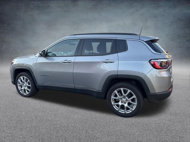 2023 Jeep Compass Latitude Lux FWD
