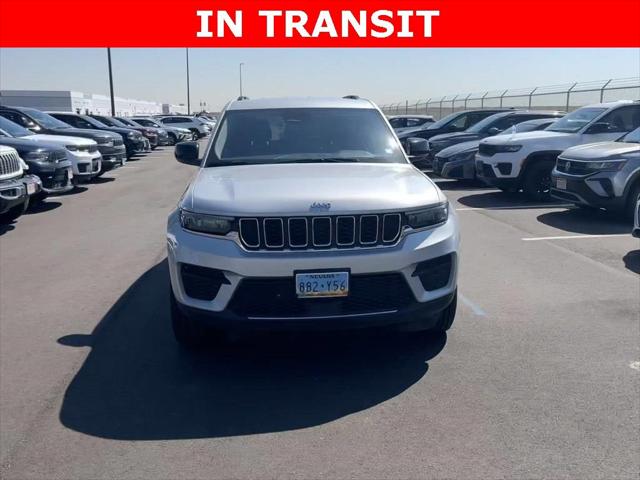 2023 Jeep Grand Cherokee Laredo 4x4