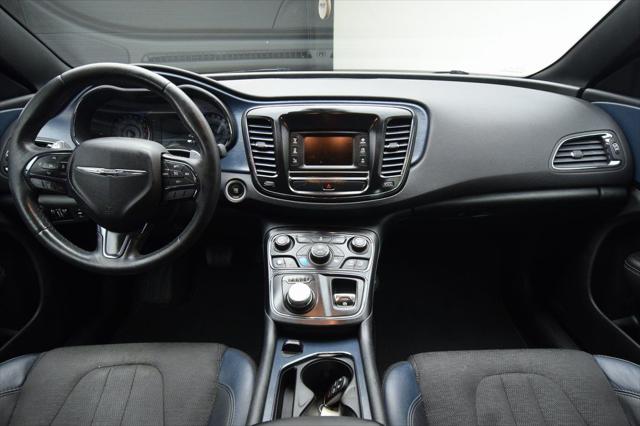 2016 Chrysler 200 S
