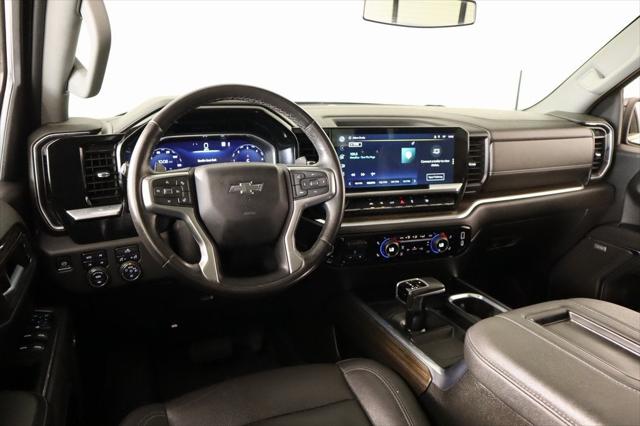 2022 Chevrolet Silverado 1500 4WD Crew Cab Short Bed RST