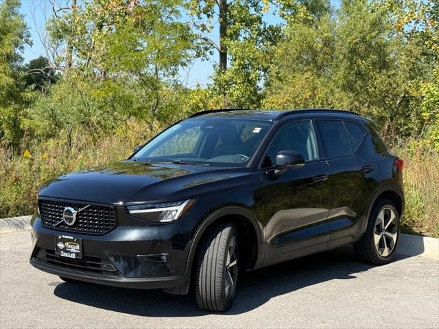 2024 Volvo XC40 B5 Plus Dark Theme 2024 Volvo XC40 B5 Plus Dark Theme