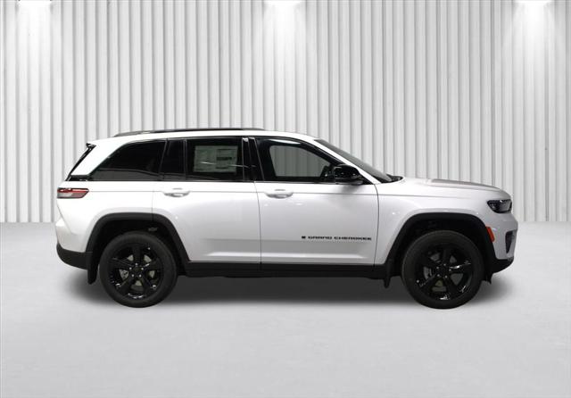 2025 Jeep Grand Cherokee GRAND CHEROKEE ALTITUDE 4X4 2025 Jeep Grand Cherokee GRAND CHEROKEE ALTITUDE 4X4