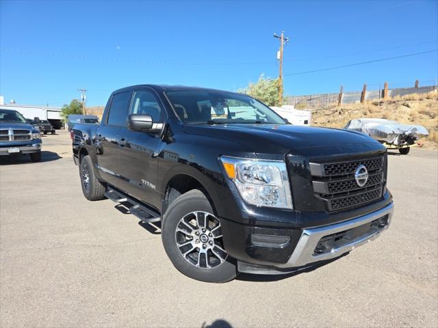 2022 Nissan TITAN Crew Cab SV 4x4